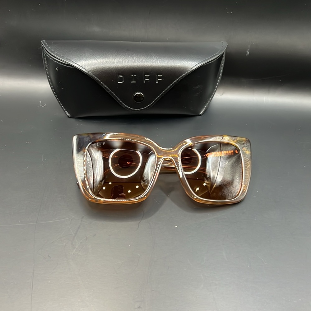 Diff Lizzy Polarized Sunglasses - image 3